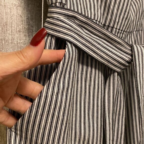 BCBGeneration Black and White off shoulder Jumpsuit, US0 - Picture 6 of 11